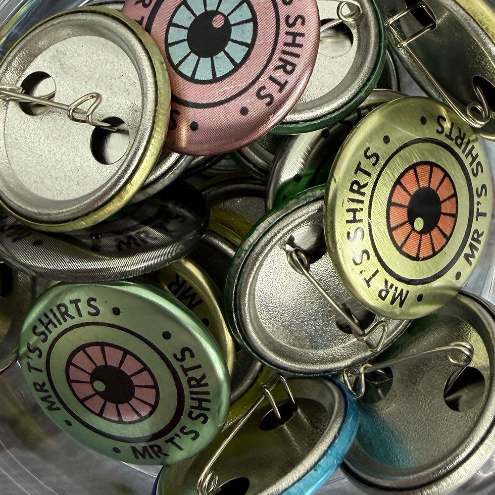 custom metal badges
